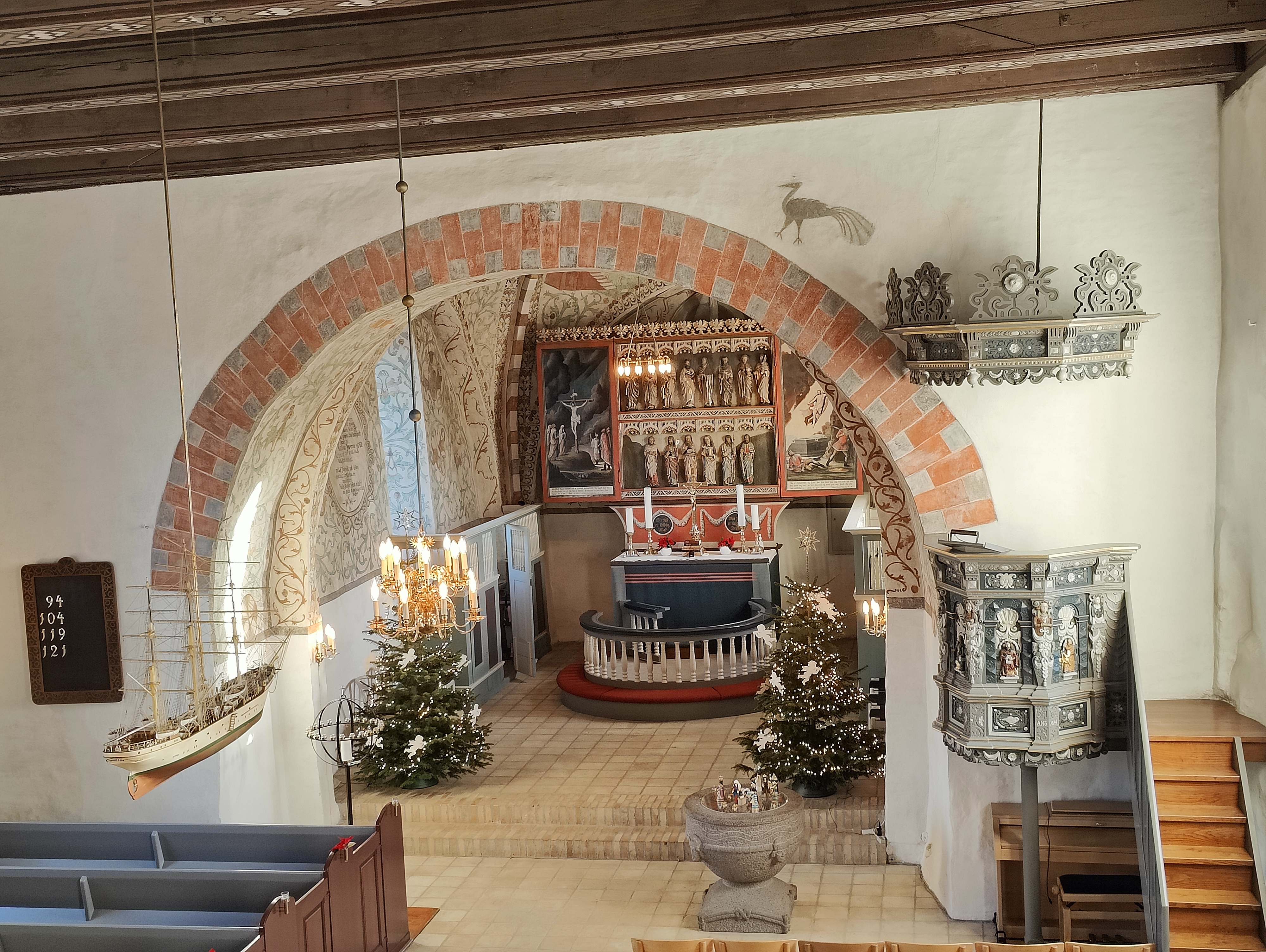 Billede indvendig af Holbøl kirke